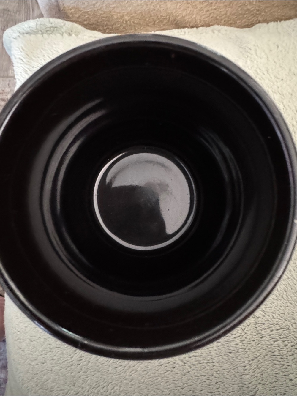 Warner Bros. Black Ceramic Mug with Glossy WB Emblem - Picture 3 of 4